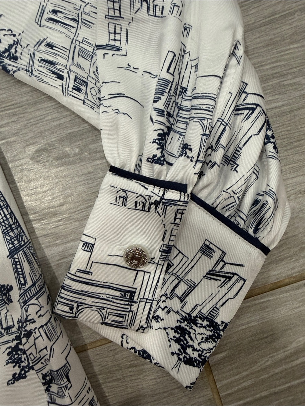 Karl Lagerfeld White & Navy blouse size L - Picture 4 of 6